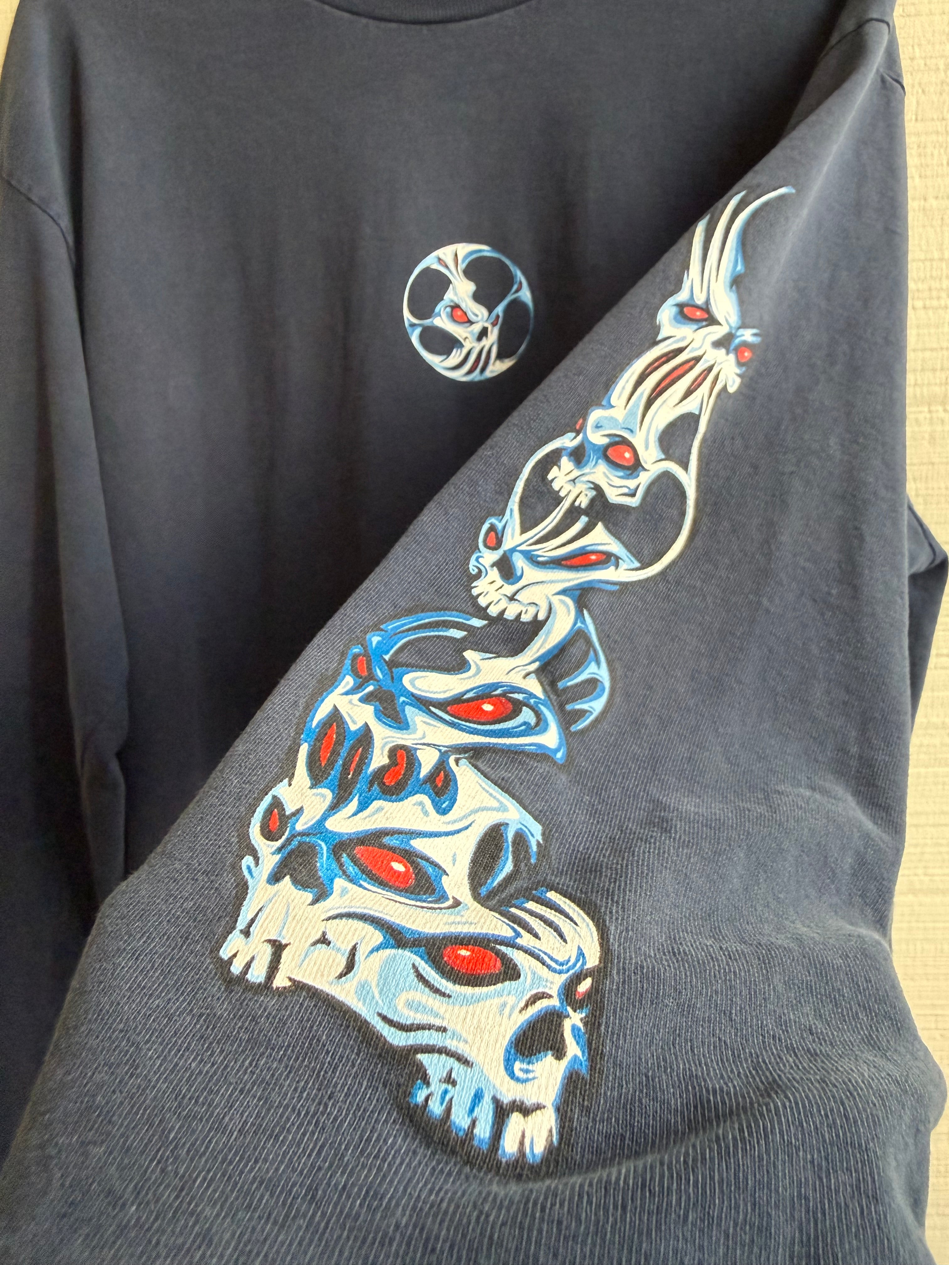 2000's Bullhead long sleeve center hit