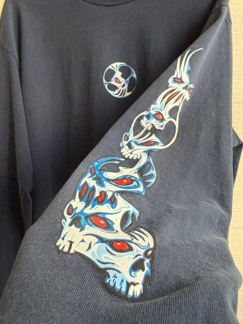 2000's Bullhead long sleeve center hit