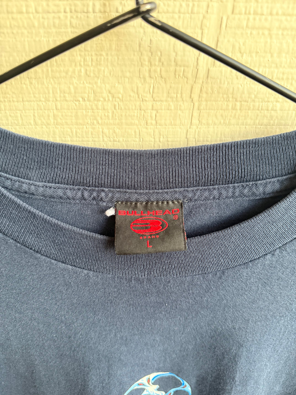 2000's Bullhead long sleeve center hit