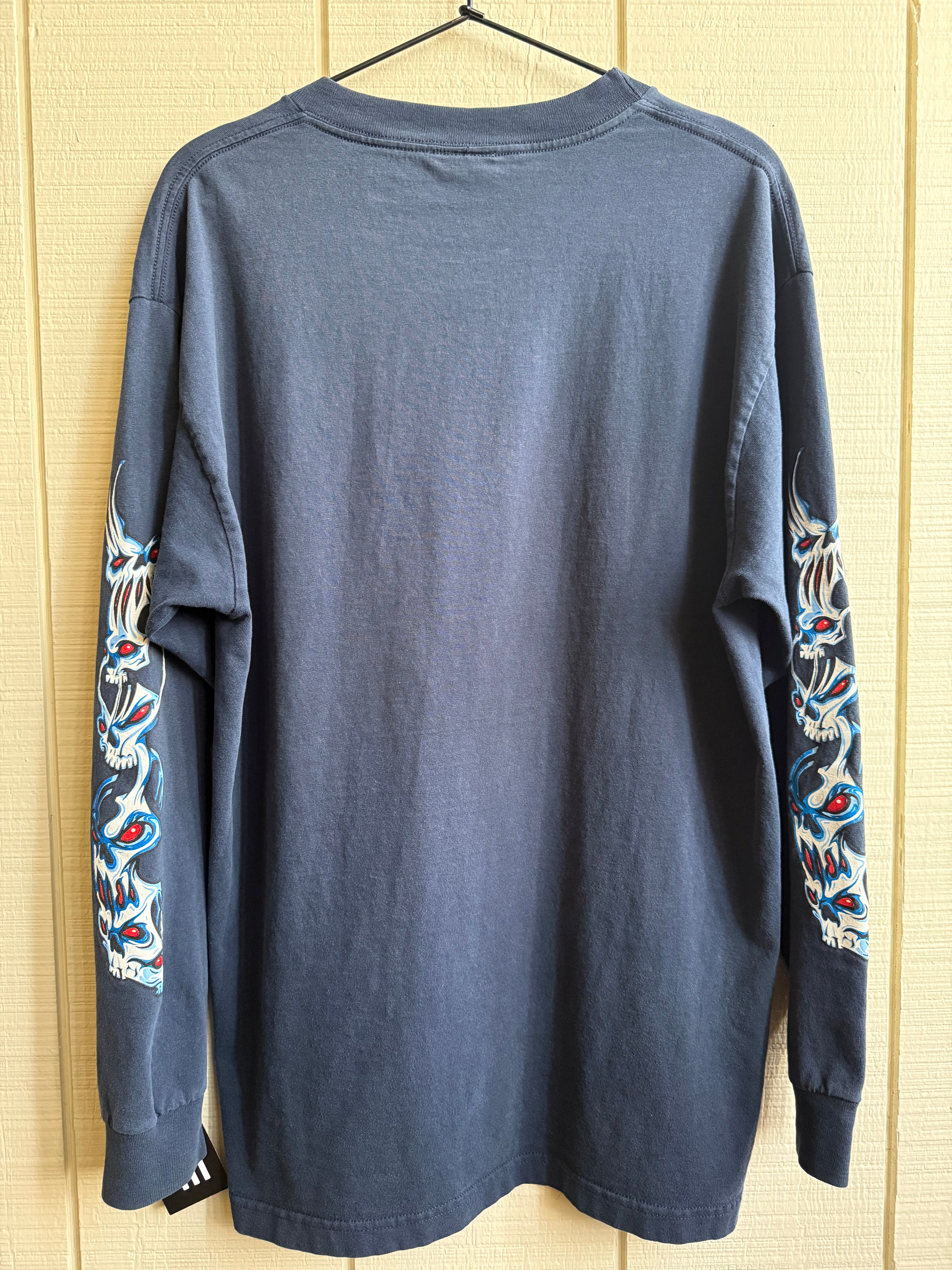 2000's Bullhead long sleeve center hit