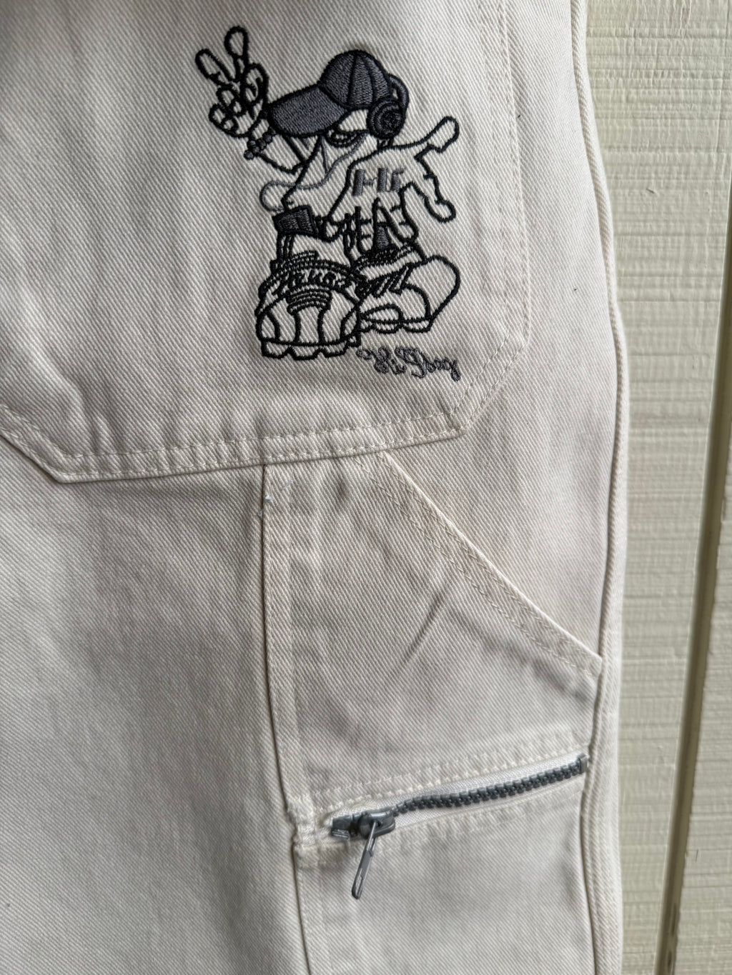 HI embroider cargo pants NWT